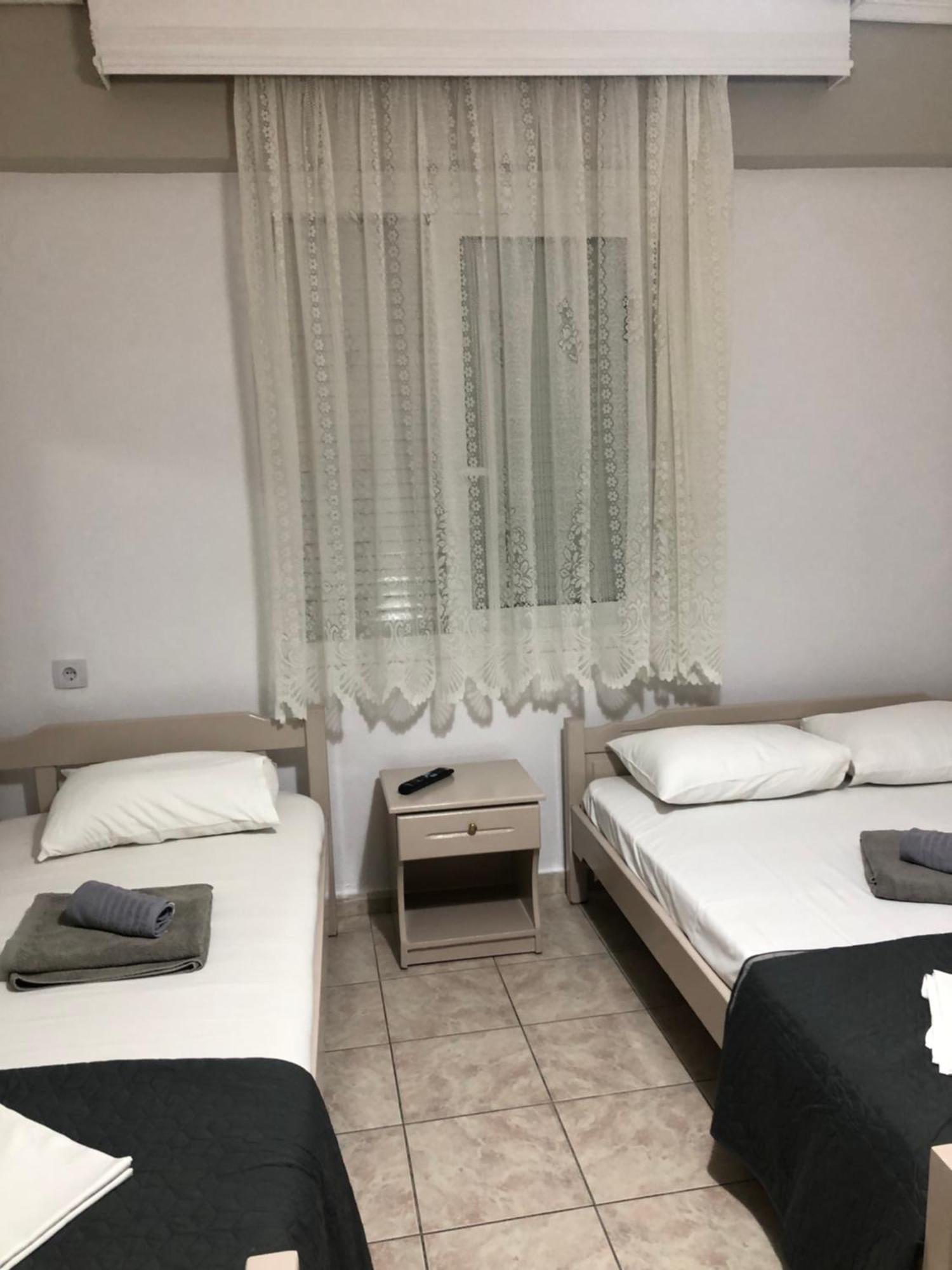 Nikis Rooms Paralía Buitenkant foto